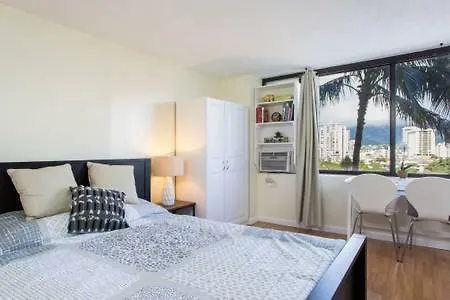 Hawaiian Monarch Upgraded Modern Studio Honolulu